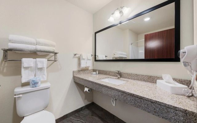 Cobblestone Hotel & Suites - Urbana