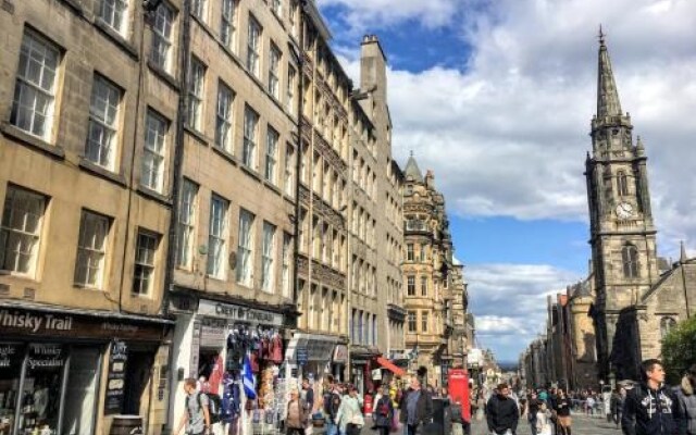 Stylish Studio on the Royal Mile