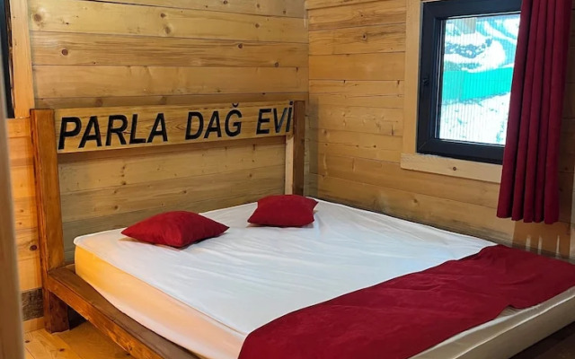 parla dağ evi