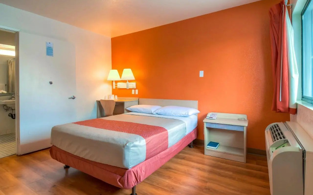 Motel 6 El Monte, CA - Los Angeles