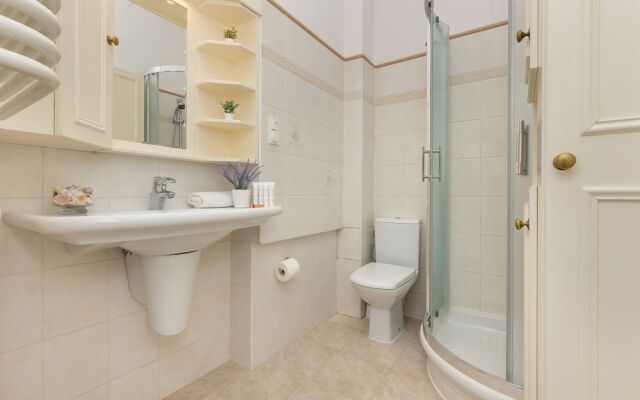 Classic Warsaw by Renters Prestige