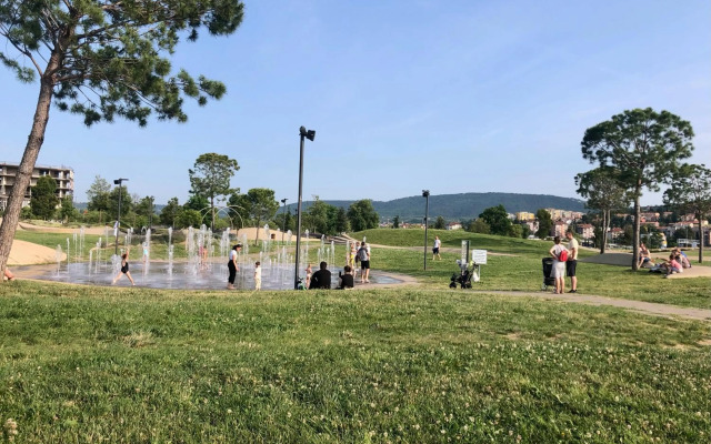 Pri piratski mački - At the pirate cat - Dal gatto pirata