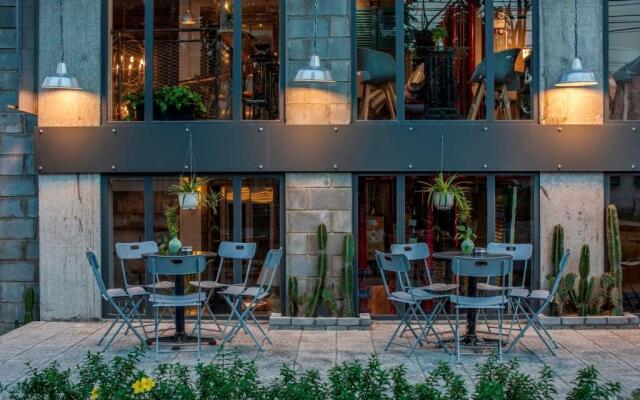 Bridges Danang Boutique Hotel