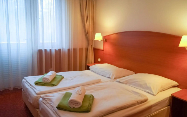 Korona Hotel Panzio