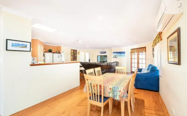 Hidden Gem Getaway in Dunsboroughs Heart