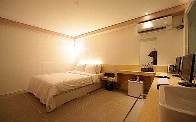 Lusso Hotel