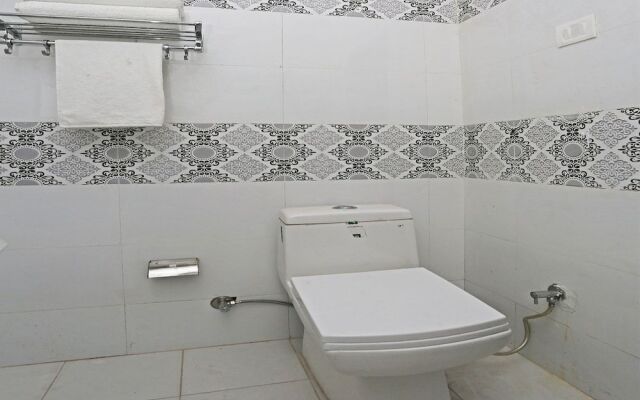 OYO 15098 hotel crystal