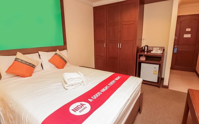 NIDA Rooms Silom Soi 12 Planet
