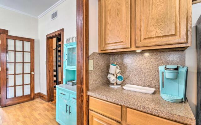 Galveston ‘Blue Bungalow’ - Walk to Beach!