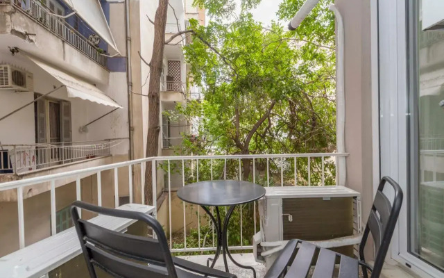 Modern flat in Central Athens #4