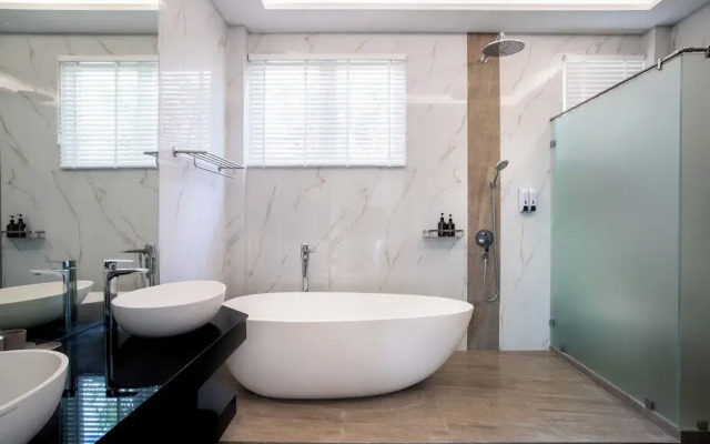 Sky - 4BR Private Villa in Phuket