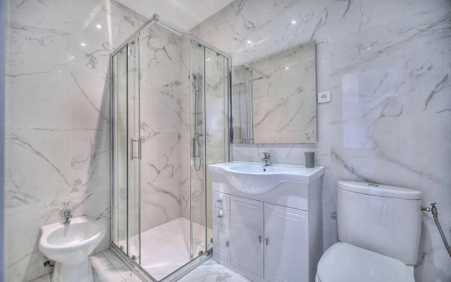 CHARMANT 2 PIECES CENTRE de CANNES - A1B209