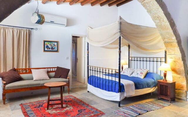 Cyprus Villages Hotel & Restaurant - Central Location - Bed & Breakfast - With Access To Pool And Stunning Views