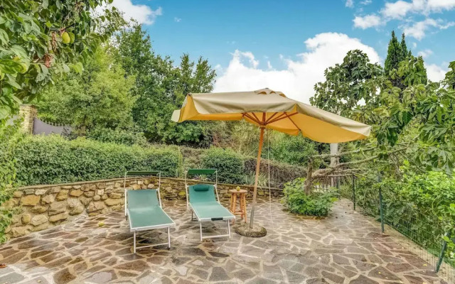 Welcoming Holiday Home with Swimming Pool in Le Ville