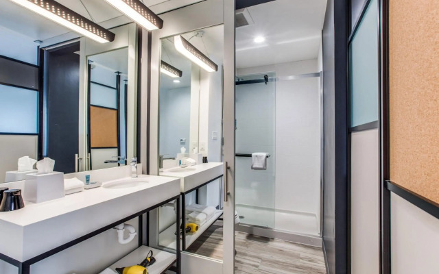 Aloft Dallas Arlington Entertainment District