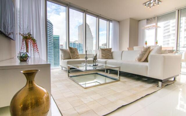 Luxury 5-star Condo @37th floor in Icon Brickell 2b/2b