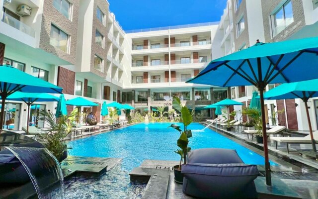 Bali Themed Luxury Spacious 3 Bed Balcony Pool Gym