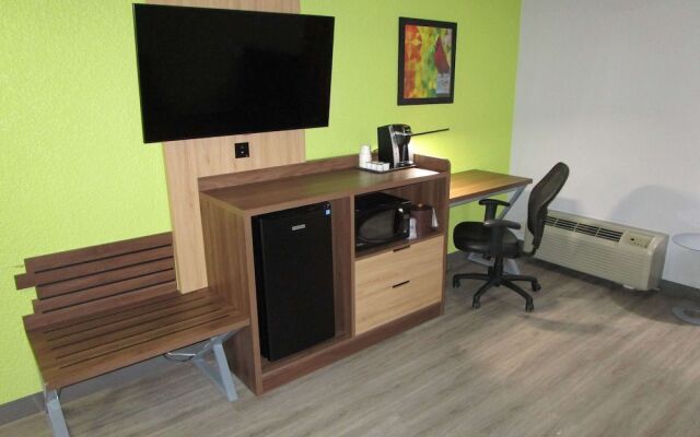 SureStay Plus Hotel by Best Western St. Louis Westport