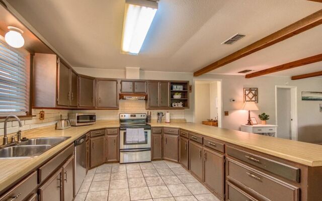 Hondo s River Haus RR 1300