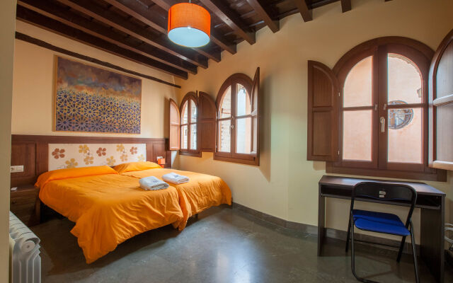 Hostel Mii Mercader De Sedas