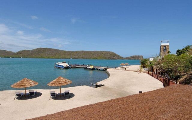 Mount Hartman Bay Estate