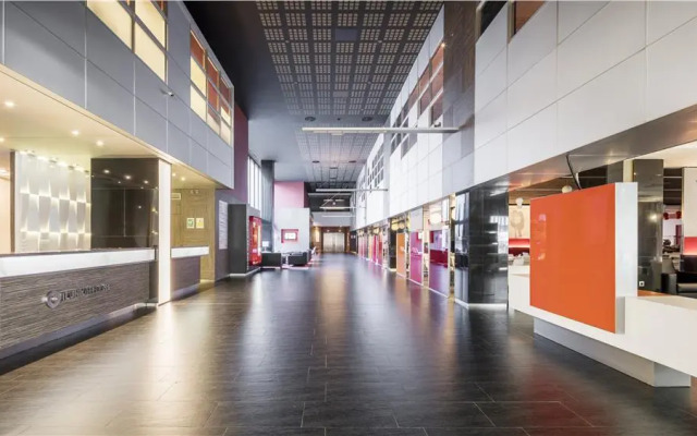 Отель ILUNION Barcelona