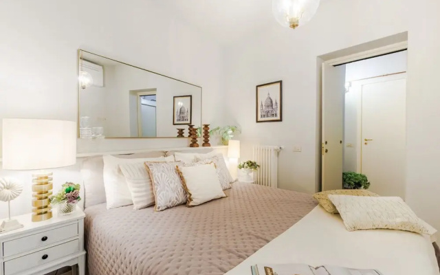 The Hidden Alley Apartment