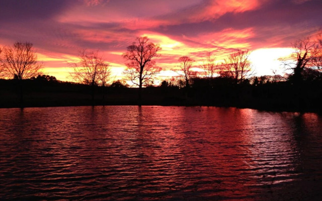 Riverside Lodge