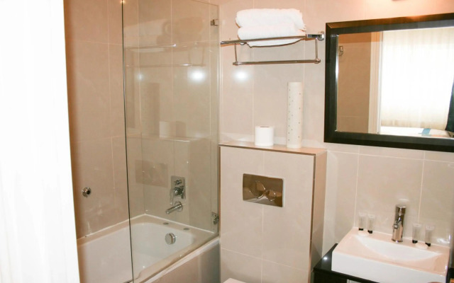 Cromwell International Hotel