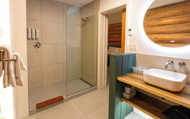 Bell 2 Lodge