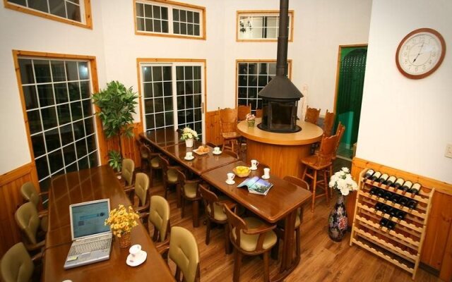 Spring Summer Fall Winter Pension