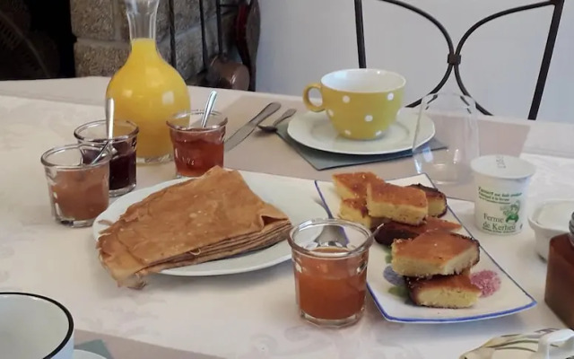 A L'ombre des Pommiers