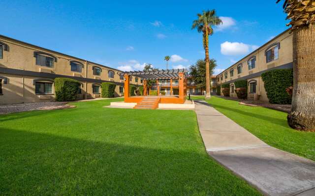 Quality Inn & Suites Goodyear - Phoenix West