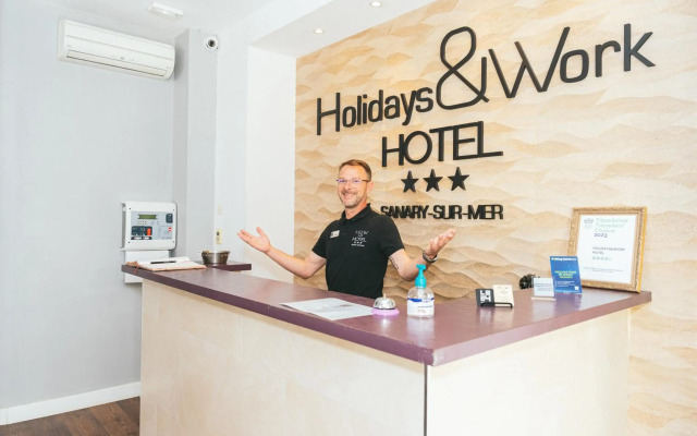Hôtel Holidays & Work