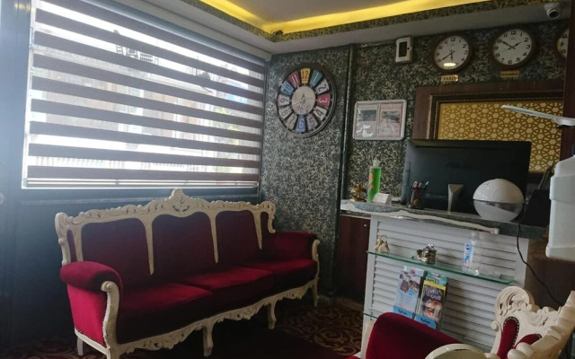 Queen Hotel