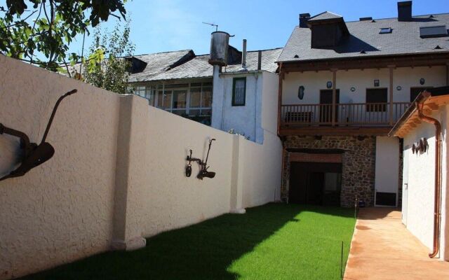 Casa Rural El Almendro de María