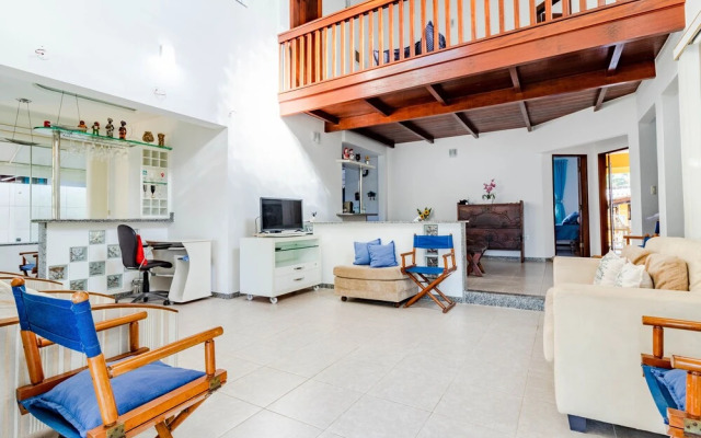 GB16 Casa 6 Suítes a 50m da Praia