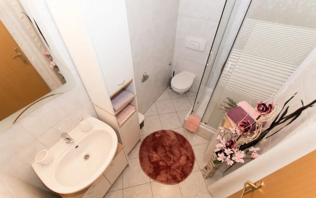 Slave - sea View - A1