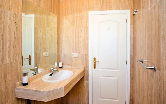 Relaxing 2 Bed 2 Bath - Sea and golf views DL24