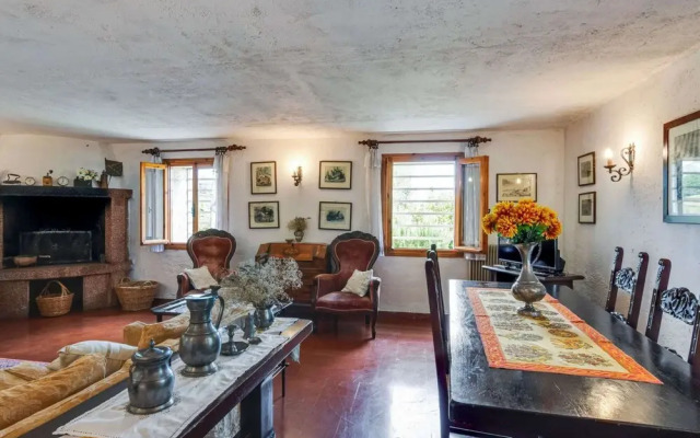 Cozy Detached House, Wide Garden, Wifi