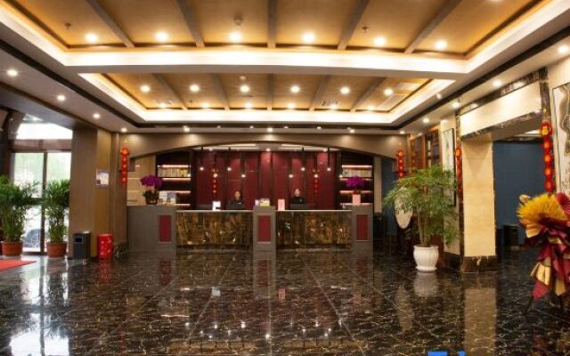 Saint Met Hotel (Zhengzhou Convention and Exhibition Center)