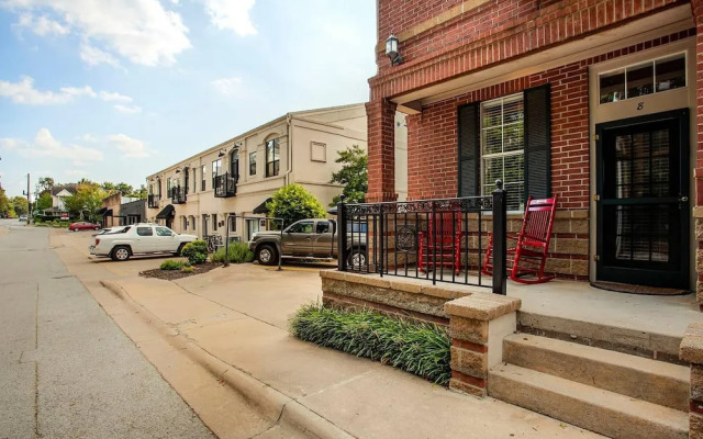 Condo Off Dickson - Walk to Dickson