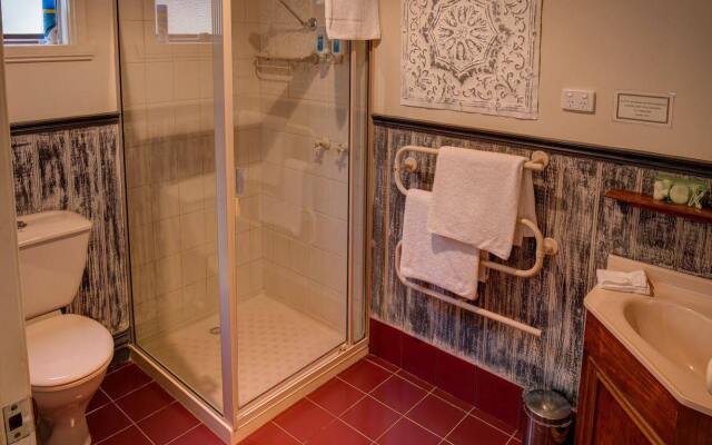Trawool Cottages and Farmstay