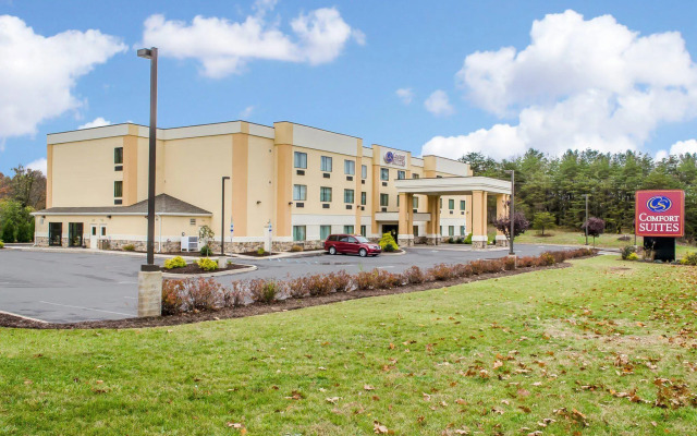 Comfort Suites