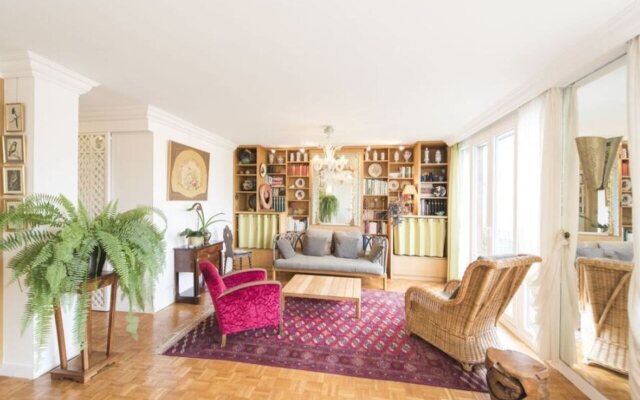 Apartment near Pont de Grenelle