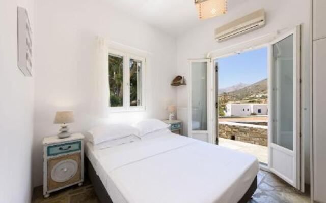 Cycladic beauty and tranquillity in Kostos, Paros