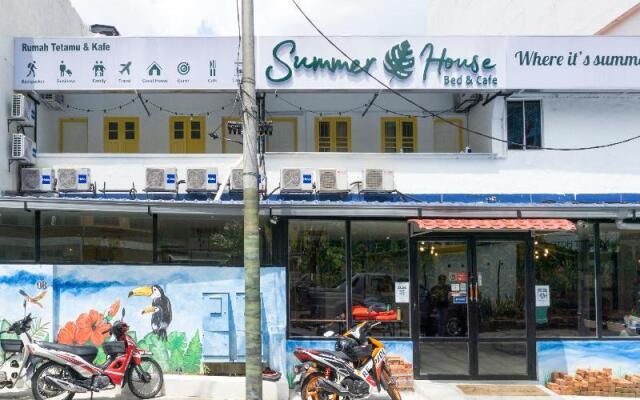 OYO 90121 Summer House Bed & Cafe