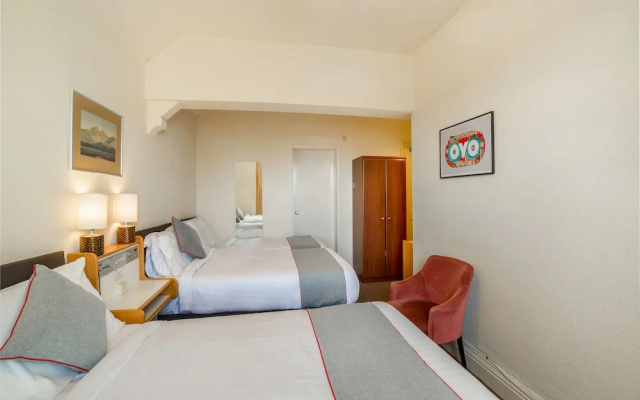 The Cumberland Hotel