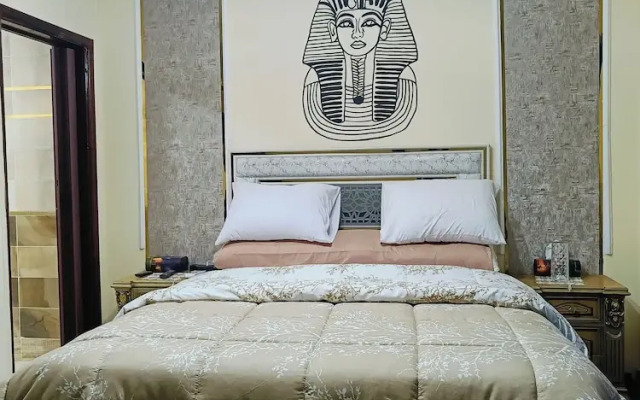 sneferu pyramids inn
