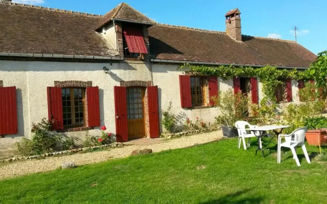 La Longere Aux Volets Rouges